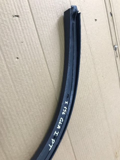 Listwa Mercedes GLA I X156 nakładka rant nadkola błotnika prawa tylna 2013-2019r. A1568851200 Listwa Mercedes GLA I X156 nakładka rant nadkola błotnika prawa tylna 2013-2019r. A1568851200