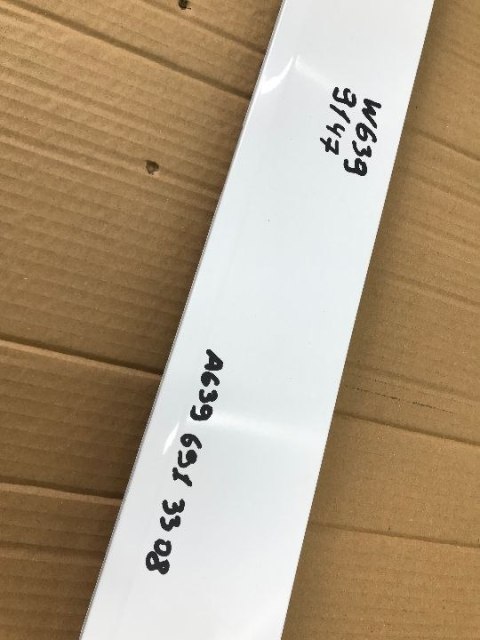 Listwa Mercedes Vito W639 nakładka maskownica prowadnicy drzwi prawych przesuwnych 2011r.-> a6396913308 kolor 9147 Listwa Mercedes Vito W639 nakładka maskownica prowadnicy drzwi prawych przesuwnych 2011r.-> a6396913308 kolor 9147