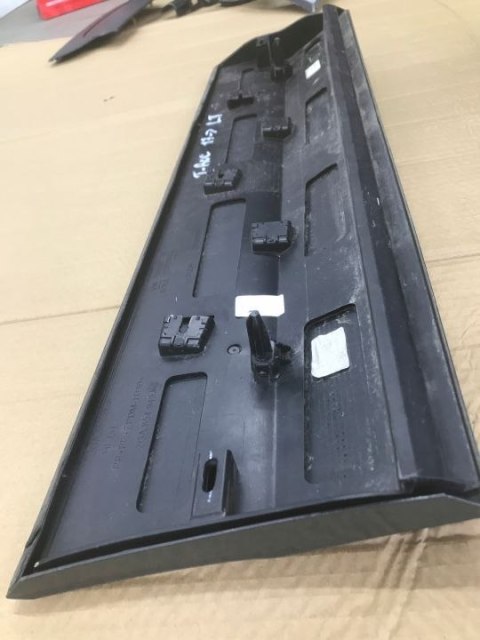 Listwa VW T-Roc TROC nakładka dolna drzwi lewych tylnych 2017r.-> 2GA853863 Listwa VW T-Roc TROC nakładka dolna drzwi lewych tylnych 2017r.-> 2GA853863