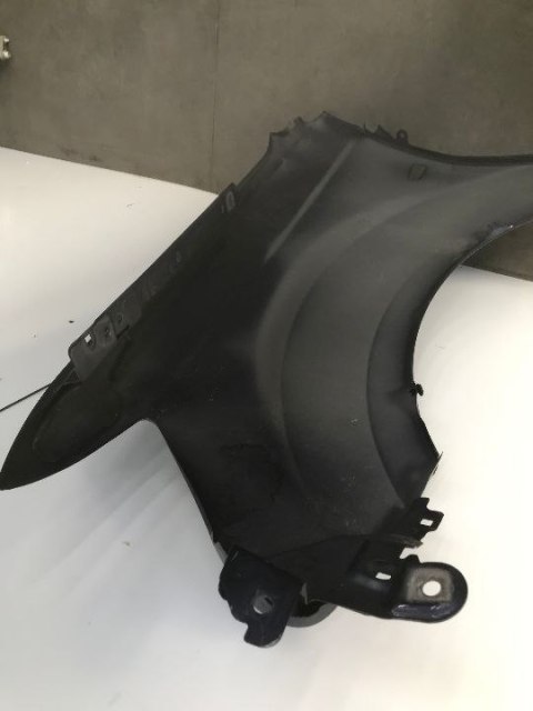 Błotnik Mitsubishi Outlander 2 II prawy przedni przedlift 2006-2010r. Błotnik Mitsubishi Outlander 2 II prawy przedni przedlift 2006-2010r.