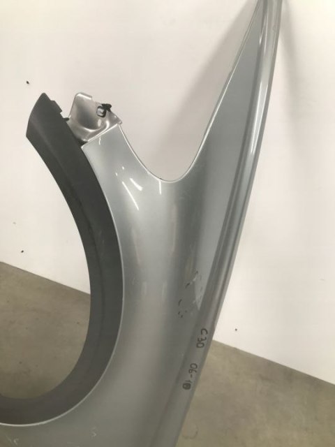 Błotnik Volvo C30 lewy przedni 2006-2010r. przedlift Błotnik Volvo C30 lewy przedni 2006-2010r. przedlift
