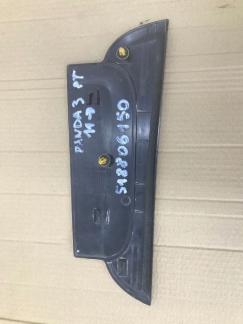 Listwa Fiat Panda 3 III nakładka ramki drzwi prawych tylnych 2011r.-> 518806150 Listwa Fiat Panda 3 III nakładka ramki drzwi prawych tylnych 2011r.-> 518806150