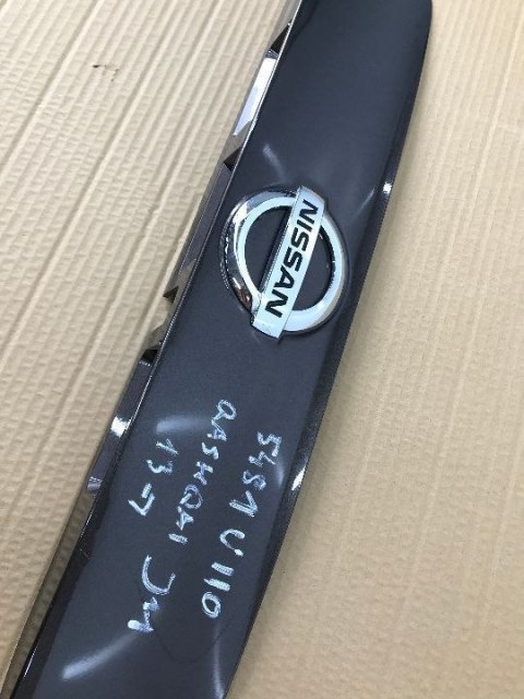 Listwa Nissan Qashqai 2 J11 blenda nakładka klapy bagażnika 2013-2021r. 908104ES Listwa Nissan Qashqai 2 J11 blenda nakładka klapy bagażnika 2013-2021r. 908104ES
