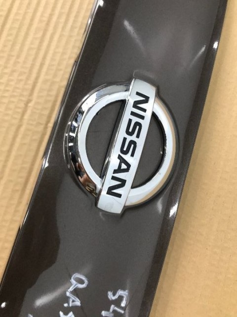 Listwa Nissan Qashqai 2 J11 blenda nakładka klapy bagażnika 2013-2021r. 908104ES Listwa Nissan Qashqai 2 J11 blenda nakładka klapy bagażnika 2013-2021r. 908104ES