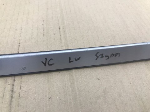 Listwa Opel Vectra C Signum nakładka zgarniająca szyby przedniej czołowej prawa lewa 2002-2008r. kolor z167 KOMPLET Listwa Opel Vectra C Signum nakładka zgarniająca szyby przedniej czołowej prawa lewa 2002-2008r. kolor z167 KOMPLET