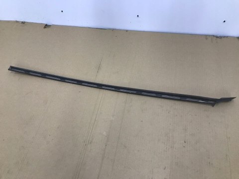 Listwa Opel Vectra C Signum nakładka zgarniająca szyby przedniej czołowej prawa lewa 2002-2008r. kolor z167 KOMPLET Listwa Opel Vectra C Signum nakładka zgarniająca szyby przedniej czołowej prawa lewa 2002-2008r. kolor z167 KOMPLET