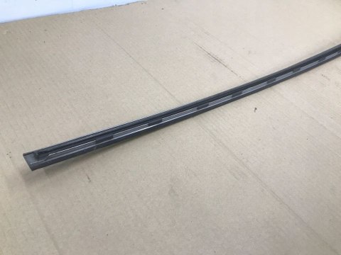 Listwa Opel Vectra C Signum nakładka zgarniająca szyby przedniej czołowej prawa lewa 2002-2008r. kolor z167 KOMPLET Listwa Opel Vectra C Signum nakładka zgarniająca szyby przedniej czołowej prawa lewa 2002-2008r. kolor z167 KOMPLET