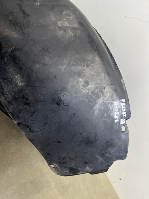 Nadkole Volkswagen Passat B5 96-05r. prawe przednie prawy przód osłona 3B0809962 Nadkole Volkswagen Passat B5 96-05r. prawe przednie prawy przód osłona 3B0809962