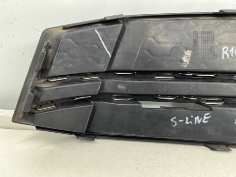 Atrapa Audi A4 B9 S-line kratka zderzaka prawa chrom 15-23r. ORYGINALNA 8w0807682f Atrapa Audi A4 B9 S-line kratka zderzaka prawa chrom 15-23r. ORYGINALNA 8w0807682f