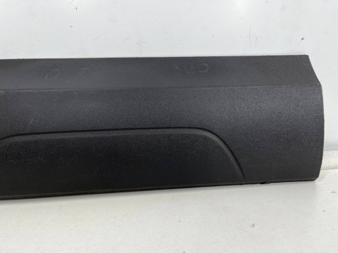 Listwa AUDI Q3 Premium Plus 11-14r. nakładka dolna drzwi prawych przednich 8U0853960 Listwa AUDI Q3 Premium Plus 11-14r. nakładka dolna drzwi prawych przednich 8U0853960