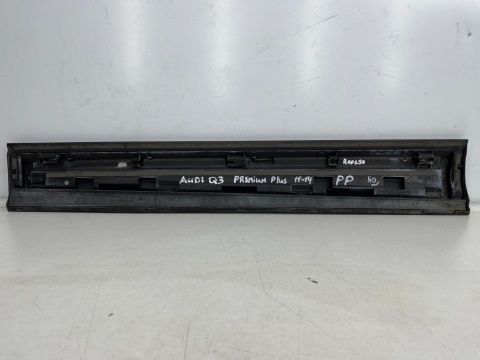 Listwa AUDI Q3 Premium Plus 11-14r. nakładka dolna drzwi prawych przednich 8U0853960 Listwa AUDI Q3 Premium Plus 11-14r. nakładka dolna drzwi prawych przednich 8U0853960