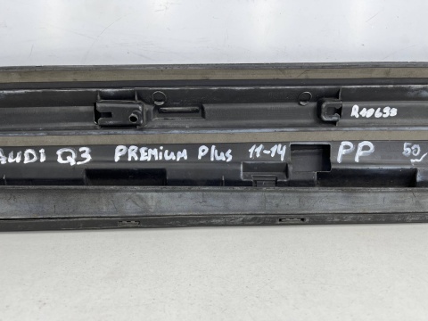 Listwa AUDI Q3 Premium Plus 11-14r. nakładka dolna drzwi prawych przednich 8U0853960 Listwa AUDI Q3 Premium Plus 11-14r. nakładka dolna drzwi prawych przednich 8U0853960