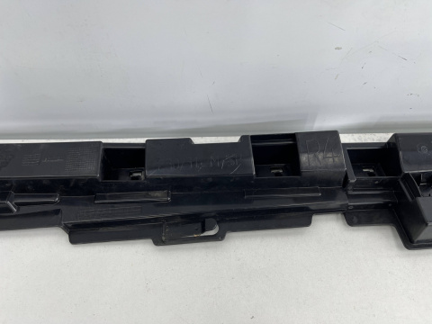 Ślizg BMW F30 F31 11-18r. sedan kombi prawy mocowanie progu wspornik uchwyt komplet 7256918 Ślizg BMW F30 F31 11-18r. sedan kombi prawy mocowanie progu wspornik uchwyt komplet 7256918