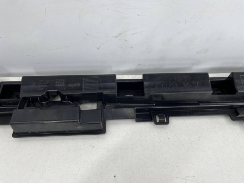 Ślizg BMW F30 F31 11-18r. sedan kombi prawy mocowanie progu wspornik uchwyt komplet 7256918 Ślizg BMW F30 F31 11-18r. sedan kombi prawy mocowanie progu wspornik uchwyt komplet 7256918