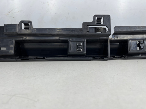 Ślizg BMW F30 F31 11-18r. sedan kombi prawy mocowanie progu wspornik uchwyt komplet 7256918 Ślizg BMW F30 F31 11-18r. sedan kombi prawy mocowanie progu wspornik uchwyt komplet 7256918