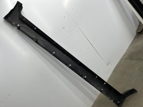 Nakładka progu Opel Crossland X 17r.- prawa listwa próg zewnętrzny 13482064 Nakładka progu Opel Crossland X 17r.- prawa listwa próg zewnętrzny 13482064