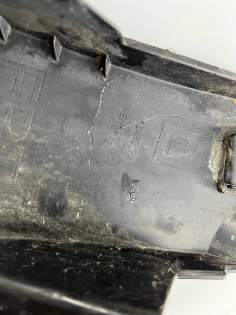 Nakładka progu Opel Crossland X 17r.- prawa listwa próg zewnętrzny 13482064 Nakładka progu Opel Crossland X 17r.- prawa listwa próg zewnętrzny 13482064