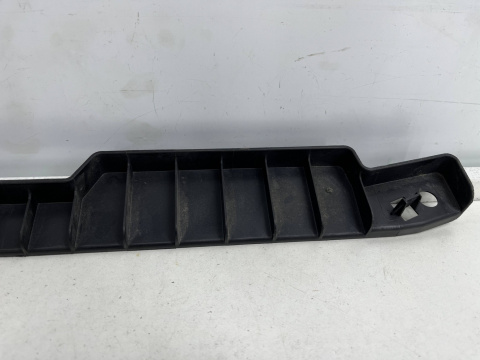 Ślizg Mazda CX-3 14-21r. tylne środkowe mocowanie zderzaka wspornik uchwyt d10j-50c51 Ślizg Mazda CX-3 14-21r. tylne środkowe mocowanie zderzaka wspornik uchwyt d10j-50c51