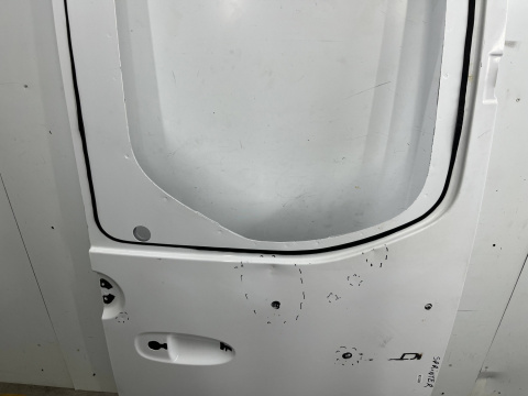 Drzwi Mercedes w910 w907 sprinter 3 III 2018r.- prawe tylne na szybę wysokość 200cm. Drzwi Mercedes w910 w907 sprinter 3 III 2018r.- prawe tylne na szybę wysokość 200cm.