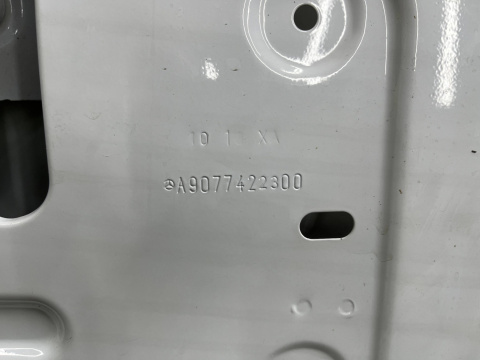 Drzwi Mercedes w910 w907 sprinter 3 III 2018r.- prawe tylne na szybę wysokość 200cm. Drzwi Mercedes w910 w907 sprinter 3 III 2018r.- prawe tylne na szybę wysokość 200cm.