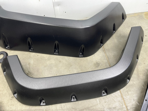 Listwa Jeep Wrangler III JK 2 i 4-drzwi POSZERZENIA NADKOLI BUSHWACKER 11,75" błotnika nakładka NOWE komplet Listwa Jeep Wrangler III JK 2 i 4-drzwi POSZERZENIA NADKOLI BUSHWACKER 11,75" błotnika nakładka NOWE komplet